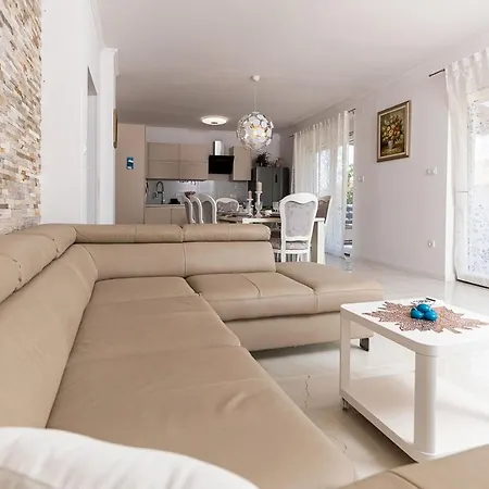 Ninna Holiday home