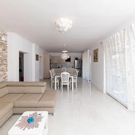 Holiday home Ninna